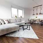 Hello Holidays - Penthouse - Bbq - Balkon - Parkplatz *