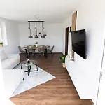 Hello Holidays - Penthouse - Bbq - Balkon - Parkplatz דירה באד צווישנהם