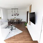 Hello Holidays - Penthouse - Bbq - Balkon - Parkplatz דירה