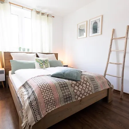 Smartfewo - Penthouse - Bbq - Balkon - Parkplatz Apartment