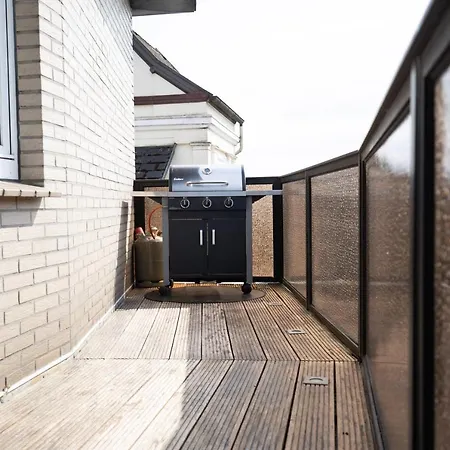 Smartfewo - Penthouse - Bbq - Balkon - Parkplatz Apartment